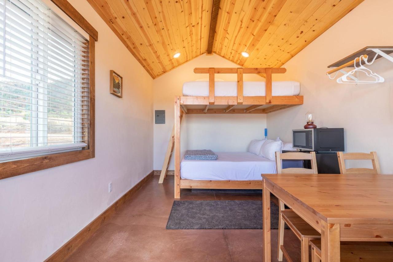 Gooseberry Lodges Zion National Park Area Apple Valley Екстериор снимка